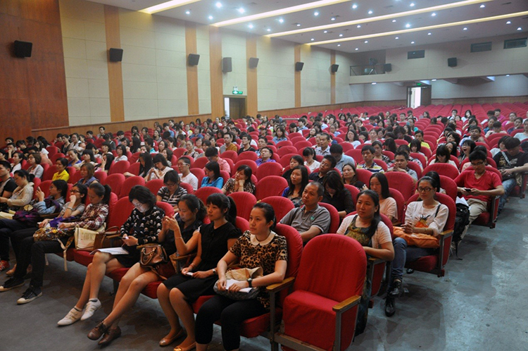 <a href='/d9/6f/c49608a711023/page.htm' target='_self' title='开放教育学院喜迎2014网络教育秋季新生'>开放教育学院喜迎2014网络教育秋季新生</a>