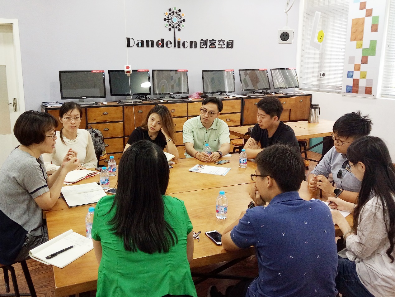 <a href='/d8/d6/c49795a710870/page.htm' target='_self' title='深圳柴火创客空间一行来访我院交流创客教育'>深圳柴火创客空间一行来访我院交流创客教育</a>