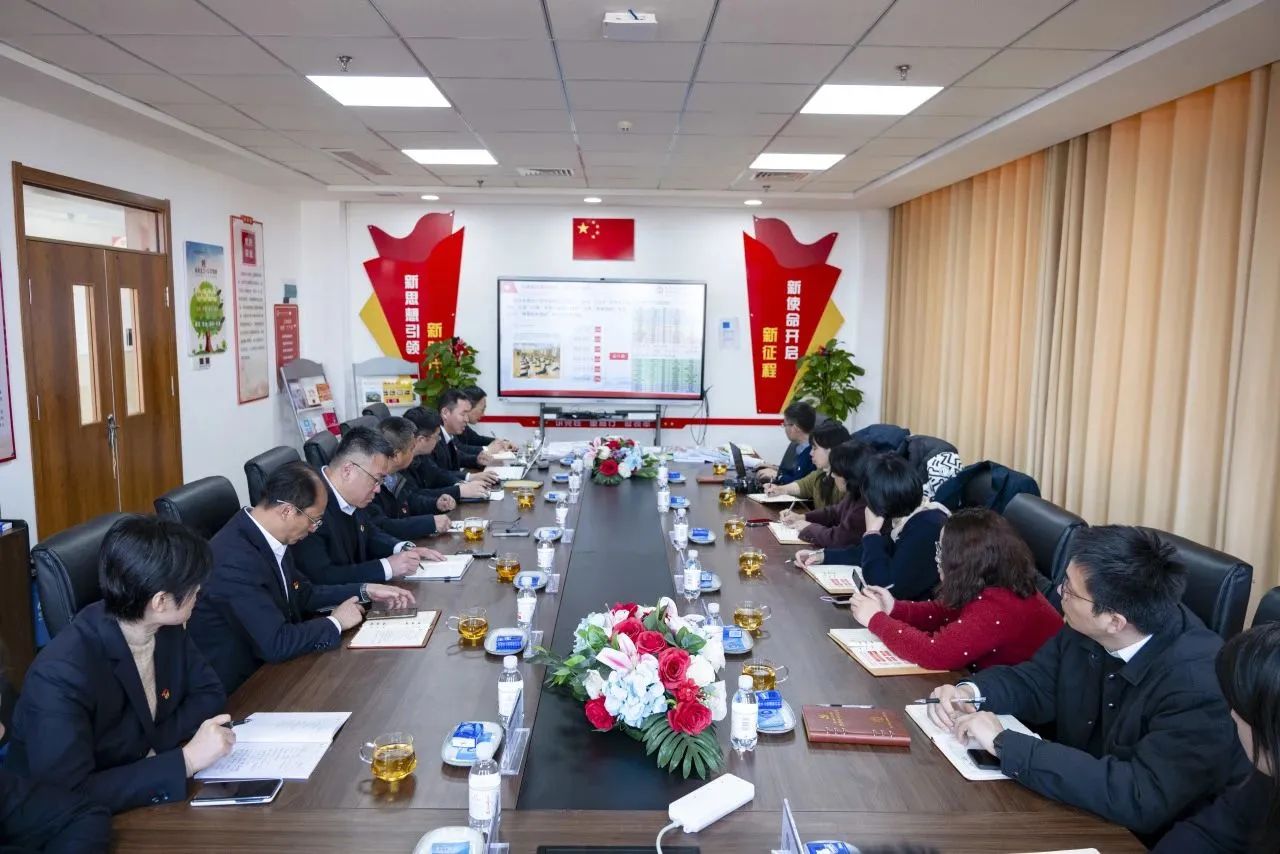 <a href='https://mp.weixin.qq.com/s/hxgc20FhRbAfRV8TrUa9Kw' target='_blank' title='党建引领 数智赋能：华东师范大学开放教育学院党总支一行赴附属青岛学校共绘育人新篇章'>党建引领 数智赋能：华东师范大学开放教育学院党总支一行赴附属青岛学校共绘育人新篇章</a>