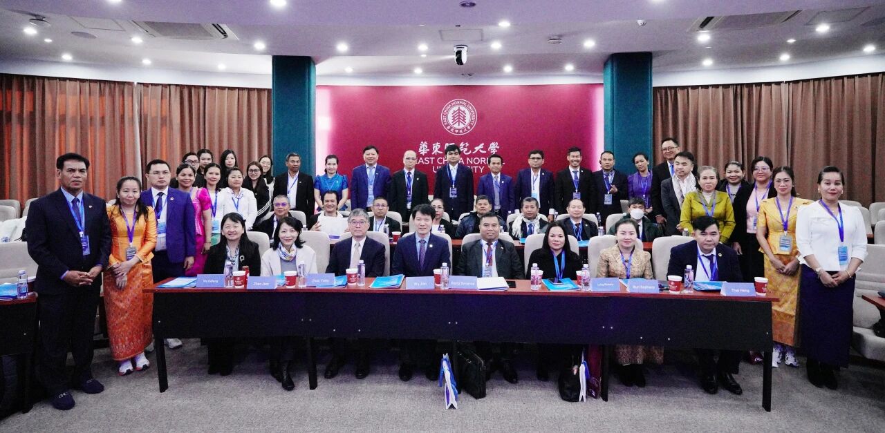 <a href='https://mp.weixin.qq.com/s/s_jJ-2LsAIeKm3PKwS2ofA' target='_blank' title='中柬共探智能教育新路径'>中柬共探智能教育新路径</a>